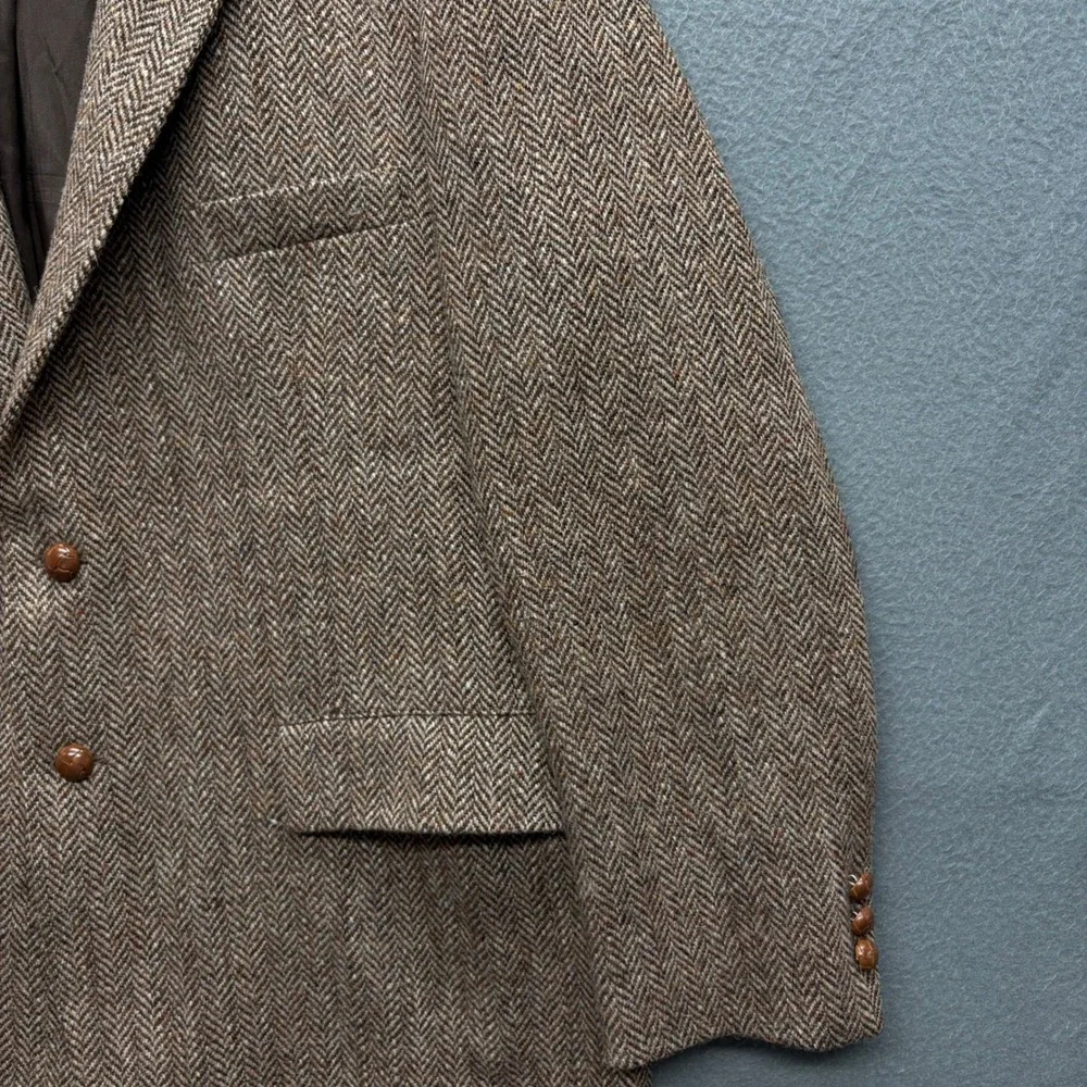 Harris Tweed Herringbone Wool Blazer Brown Mens 44R Sport Coat USA Vintage